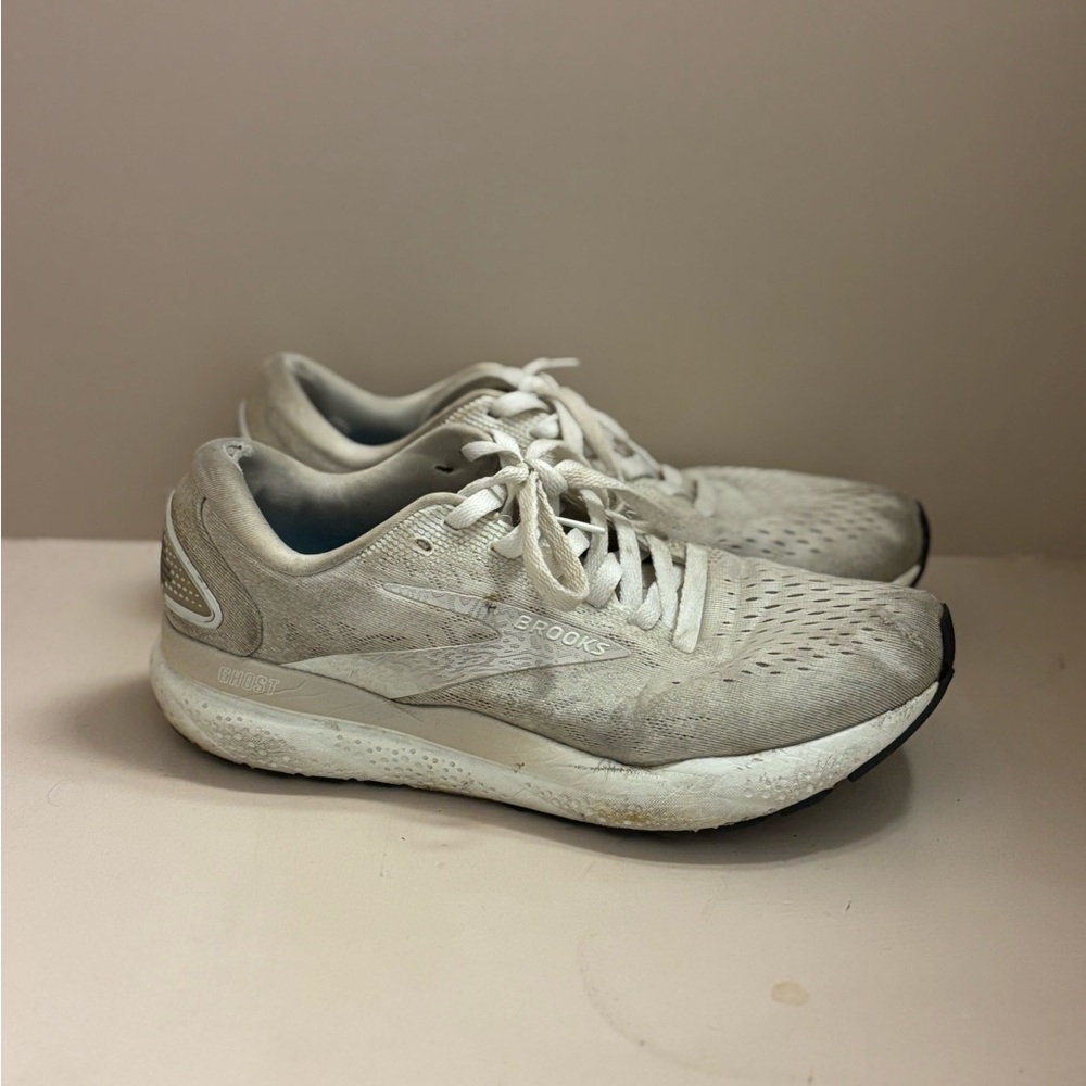 Brooks Ghost Men’s Gray Running Shoes